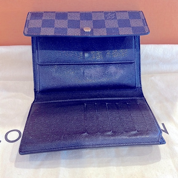 Authentic Louis Vuitton Wallet - Picture 6 of 6